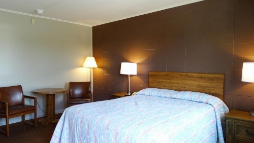 Attican Motel - Attica - Batavia - Warsaw - Darien Lake image 15