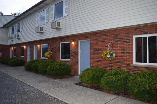 Attican Motel - Attica - Batavia - Warsaw - Darien Lake image 21